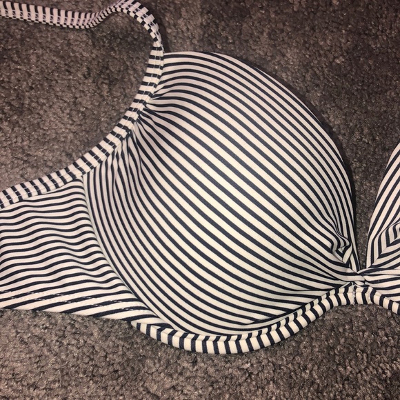 Swimsuit top - Picture 2 of 5